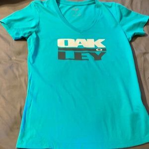 Oakley women t shirt